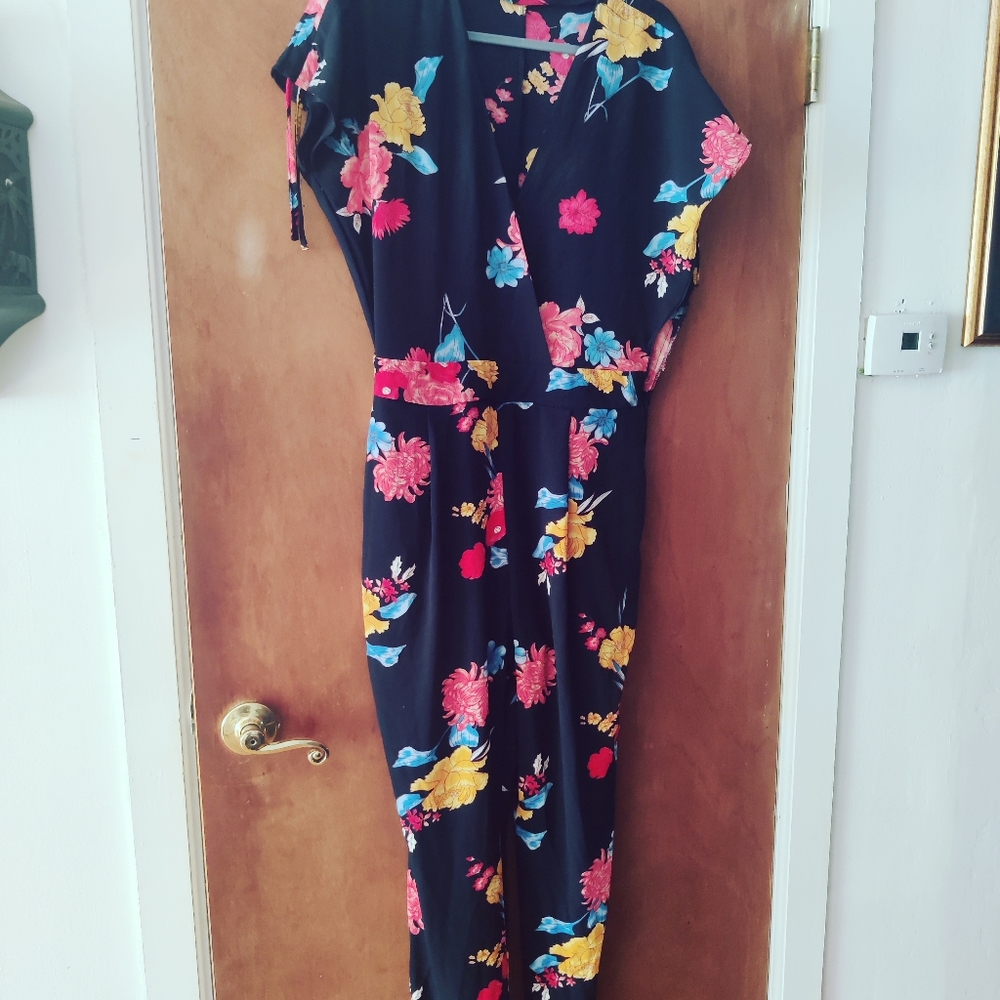 JustFab 1 piece romper flower print medium